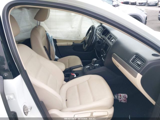 3VWDB7AJ6JM227877 Volkswagen Jetta 1.4t Se/1.4t Wolfsburg Edition