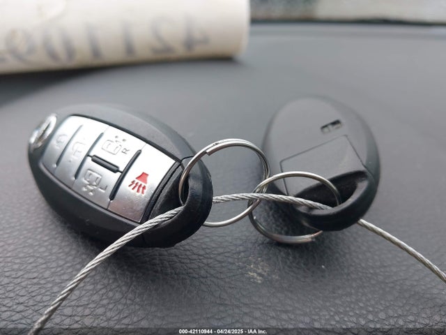 JN8AE2KP0F9127822 Nissan Quest Sv