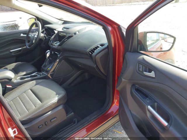 1FMCU9JX9GUA16892 Ford Escape Titanium