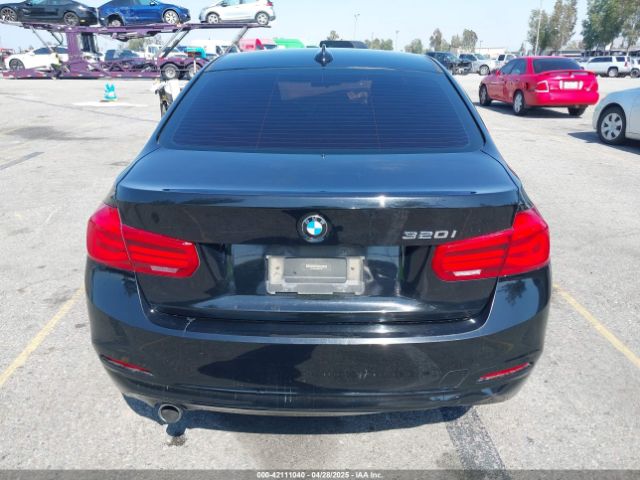 WBA8A9C52GK618945 BMW 320i