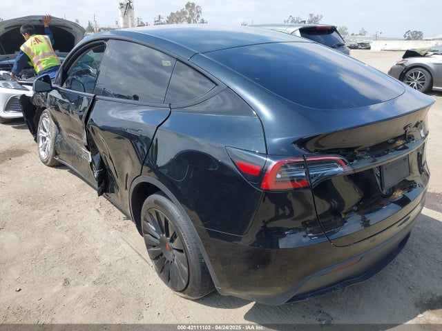 2023 TESLA MODEL Y 7SAYGDEE4PA073166 Photo 2