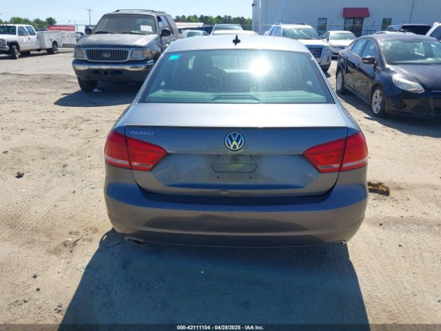 1VWBN7A35EC102814 Volkswagen Passat 2.0l Tdi Se