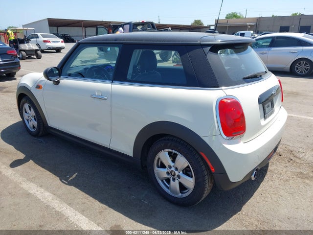 2017 MINI HARDTOP WMWXP5C39H2D71459 Photo 2