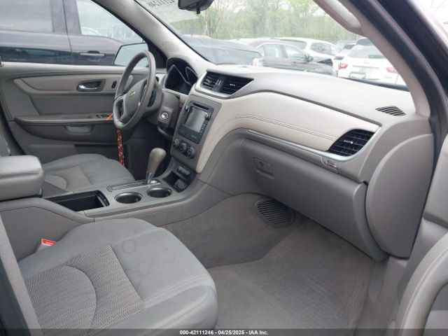 1GNKRFKDXFJ107942 Chevrolet Traverse Ls