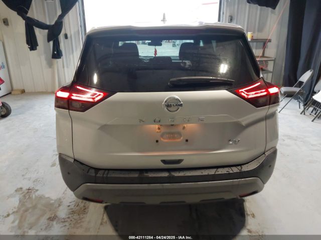 5N1AT3BA5MC733308 Nissan Rogue Sv Fwd