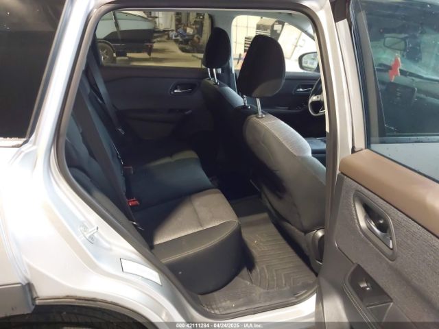 5N1AT3BA5MC733308 Nissan Rogue Sv Fwd