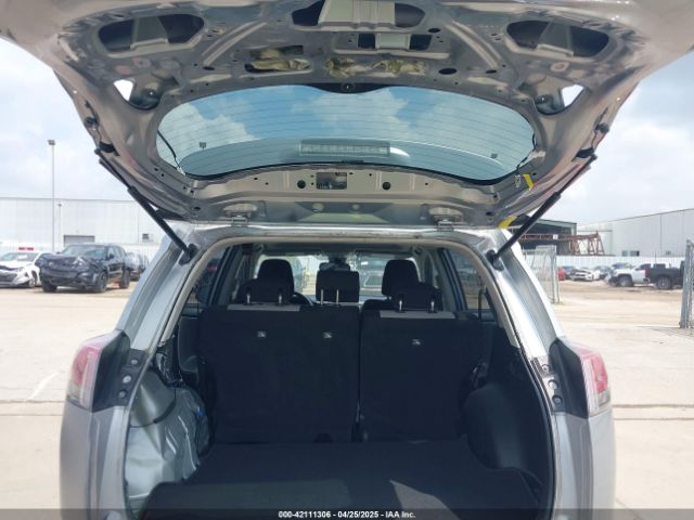 JTMWFREV5JJ202927 Toyota Rav4 Xle