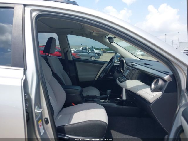 JTMWFREV5JJ202927 Toyota Rav4 Xle