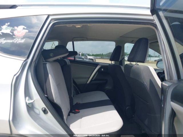JTMWFREV5JJ202927 Toyota Rav4 Xle
