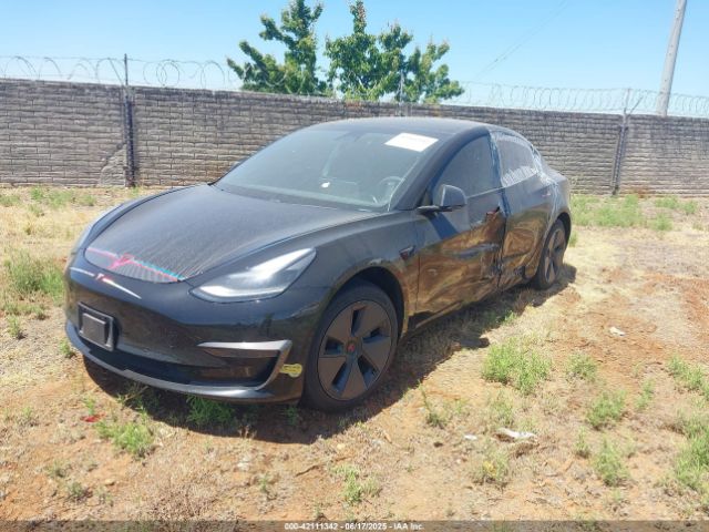 5YJ3E1EA7MF992425 Tesla 2021