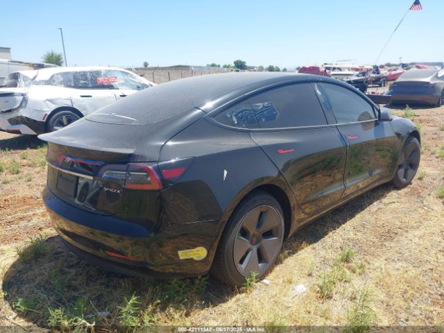 5YJ3E1EA7MF992425 Tesla 2021