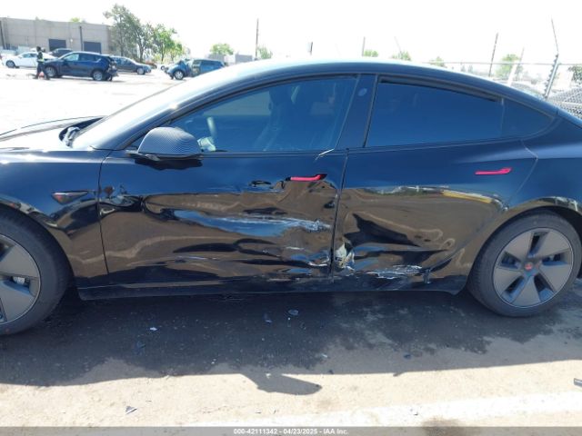 5YJ3E1EA7MF992425 Tesla 2021