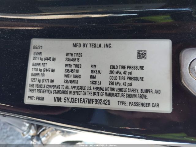 5YJ3E1EA7MF992425 Tesla 2021
