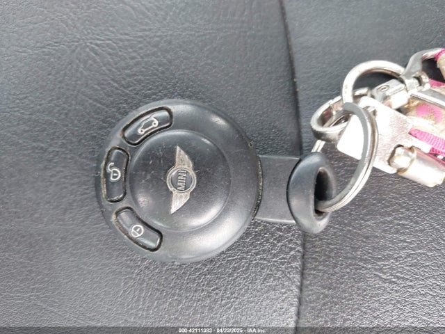 2010 MINI COOPER WMWMF3C54ATZ21451 Photo 10