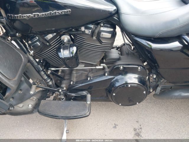2020 HARLEY-DAVIDSON FLTRK 1HD1KZF12LB657618 Photo 8