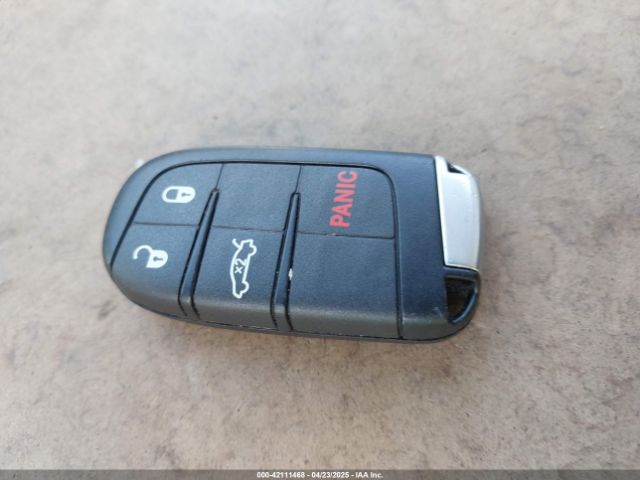1C3CCCAB2GN189998 Chrysler 2016