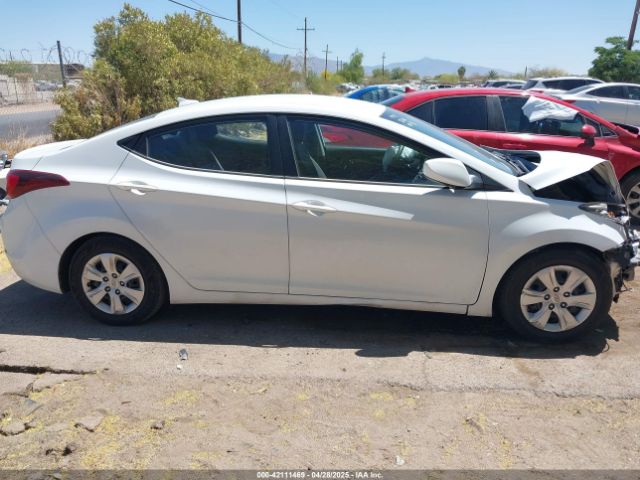 5NPDH4AE3GH702631 Hyundai ELANTRA SE