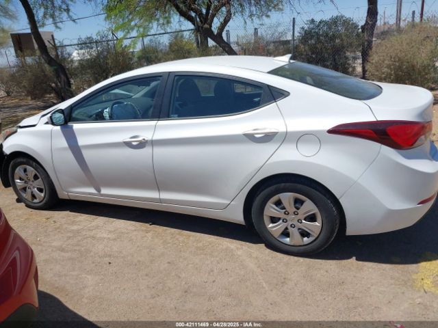 5NPDH4AE3GH702631 Hyundai ELANTRA SE