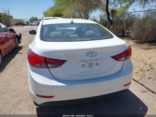 5NPDH4AE3GH702631 Hyundai ELANTRA SE