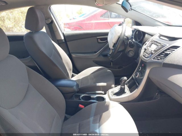 5NPDH4AE3GH702631 Hyundai ELANTRA SE