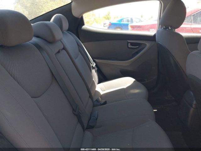 5NPDH4AE3GH702631 Hyundai ELANTRA SE