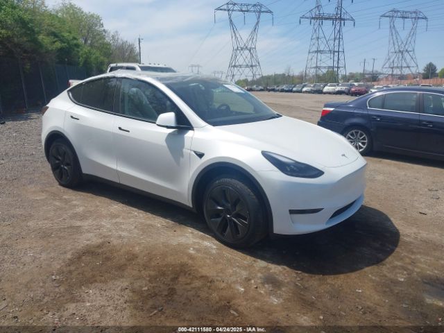 2025 TESLA MODEL Y 7SAYGDED7SA378872