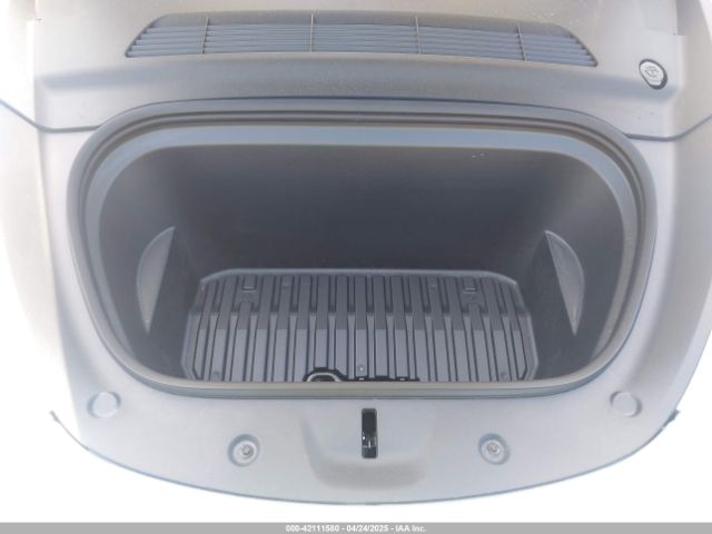 2025 TESLA MODEL Y 7SAYGDED7SA378872 Photo 9