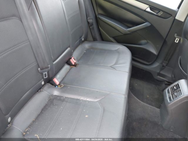 1VWBS7A31EC055144 Volkswagen Passat 1.8t Se