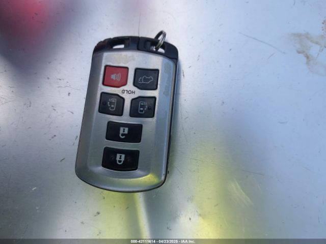 5TDXZ3DC6HS808999 Toyota Sienna Se 8 Passenger