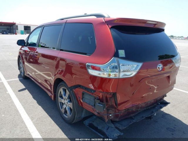 5TDXZ3DC6HS808999 Toyota Sienna Se 8 Passenger