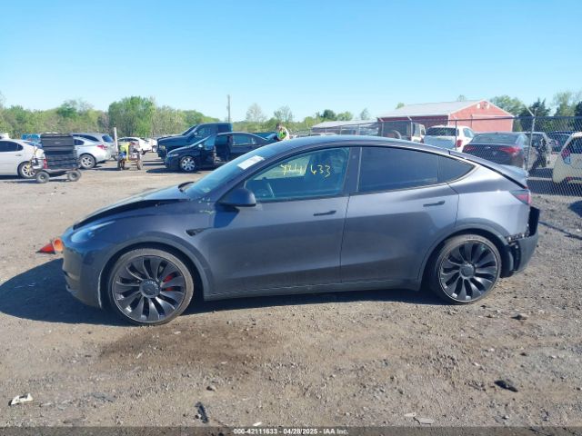 7SAYGDEF9NF326944 Tesla Model Y Performance Dual Motor All-wheel Drive