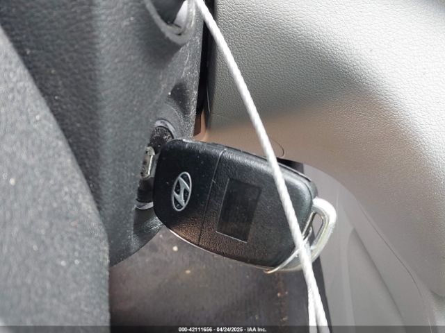 KM8J33A48GU116852 Hyundai TUCSON SE