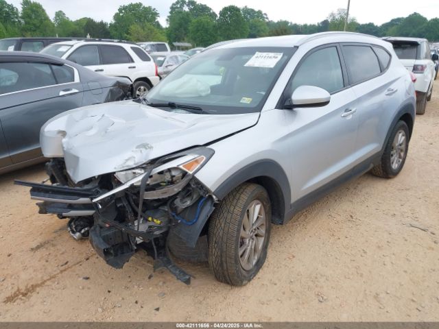 KM8J33A48GU116852 Hyundai TUCSON SE