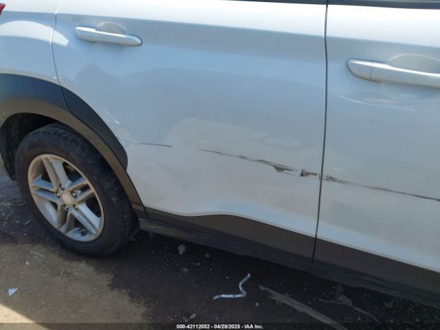 KM8K12AA1LU454338 Hyundai Kona Se