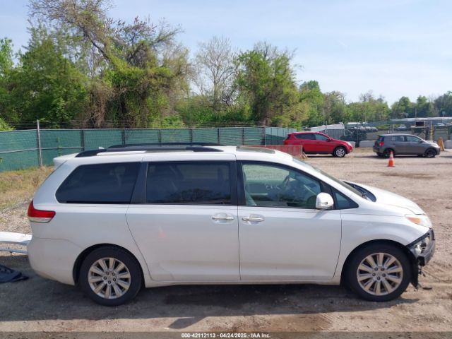 5TDDK3DC0ES091826 Toyota Sienna Limited 7 Passenger