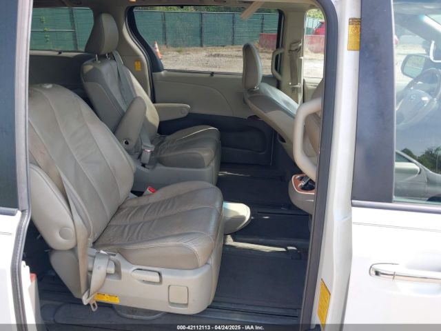 5TDDK3DC0ES091826 Toyota Sienna Limited 7 Passenger