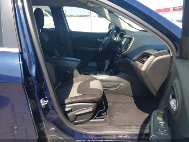 1C4PJMCS9EW147082 Jeep Cherokee Latitude