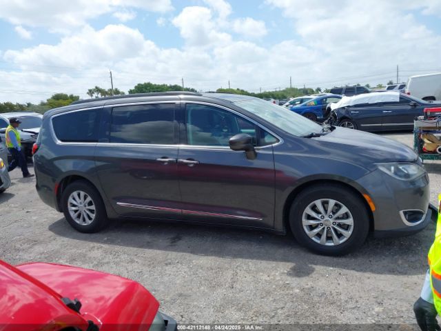2C4RC1BG9HR613024 Chrysler Pacifica Touring-l