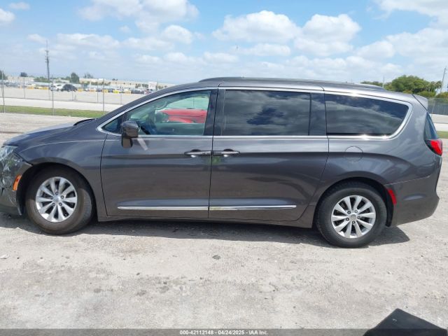 2C4RC1BG9HR613024 Chrysler Pacifica Touring-l