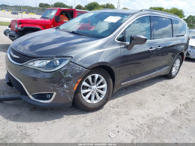 2C4RC1BG9HR613024 Chrysler Pacifica Touring-l
