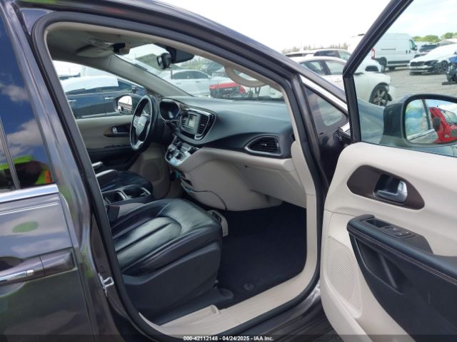 2C4RC1BG9HR613024 Chrysler Pacifica Touring-l