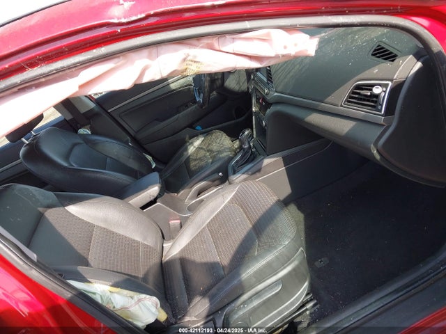 KMHD84LF1HU339691 Hyundai Elantra