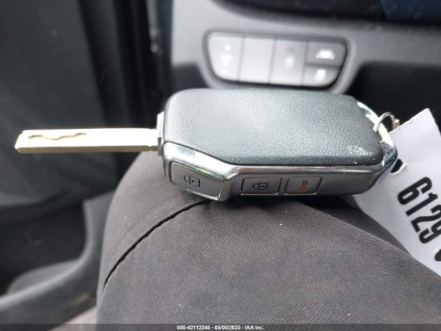 KNDEUCAA7M7170551 KIA SELTOS S