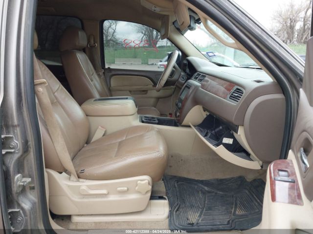 2011 CHEVROLET TAHOE 1GNSCAE02BR381306 Photo 4