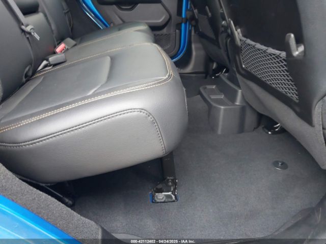 1C4PJXEG9RW237526 Jeep Wrangler 4-door Sahara 4x4