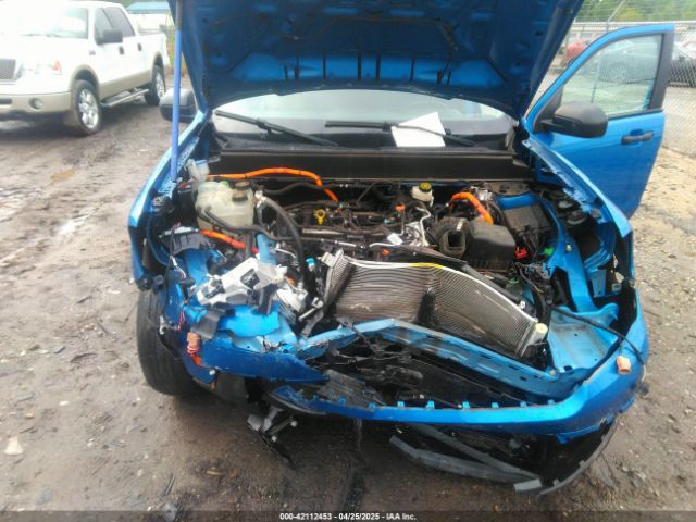 3FTTW8E33NRA63131 Ford Maverick Xl