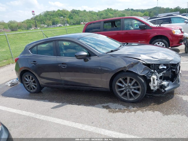 Mazda Mazda3 Touring 2018 3MZBN1L35JM271525 Image 13