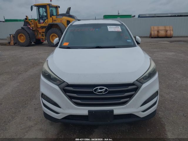 KM8J33A46GU125324 Hyundai TUCSON SE