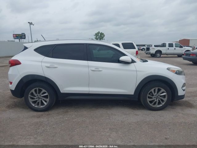 KM8J33A46GU125324 Hyundai TUCSON SE
