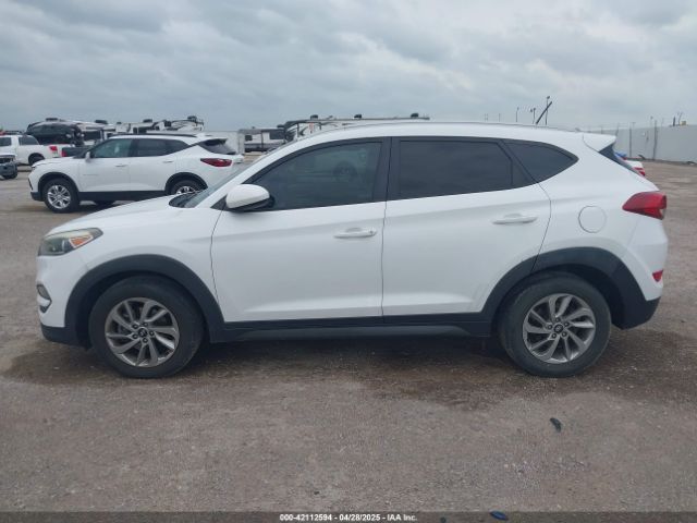 KM8J33A46GU125324 Hyundai TUCSON SE